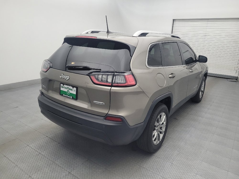 Used 2019 Jeep Cherokee Latitude Plus w/ Cold Weather Group AWD/4WD image 9