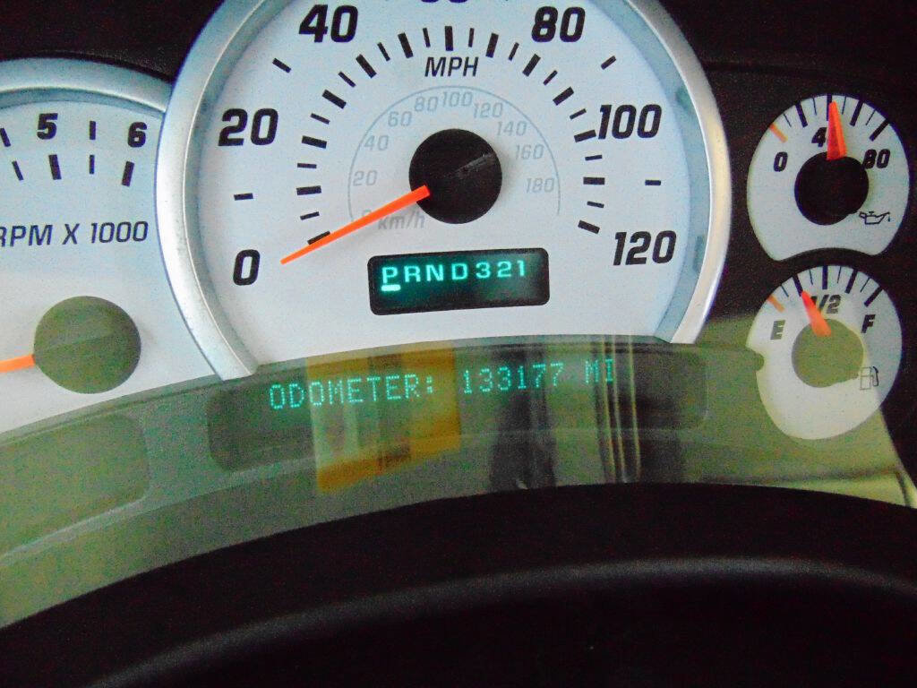 Used 2004 HUMMER H2 w/ Preferred Equipment Group image 39