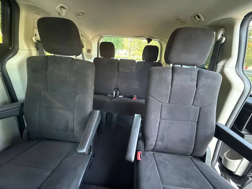 Used 2013 Dodge Grand Caravan SE FWD image 25