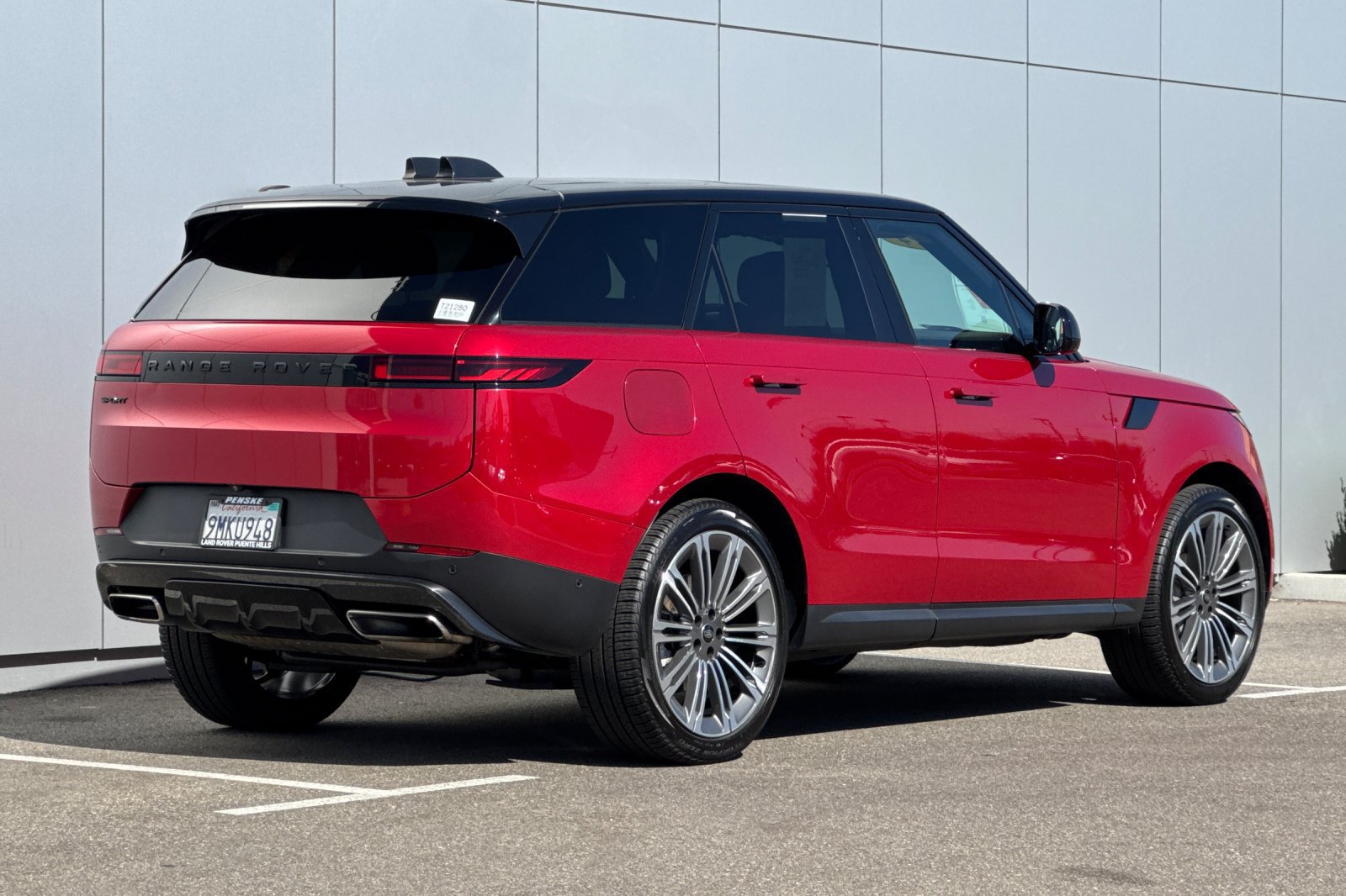 Used 2024 Land Rover Range Rover Sport SE AWD/4WD image 5