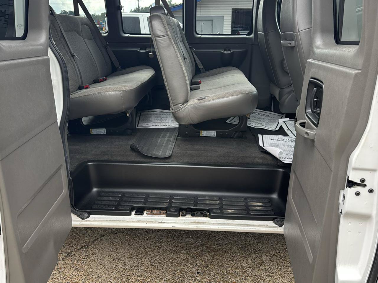 Used 2018 Chevrolet Express 3500 LT w/ LT Preferred Equipment Group RWD image 33