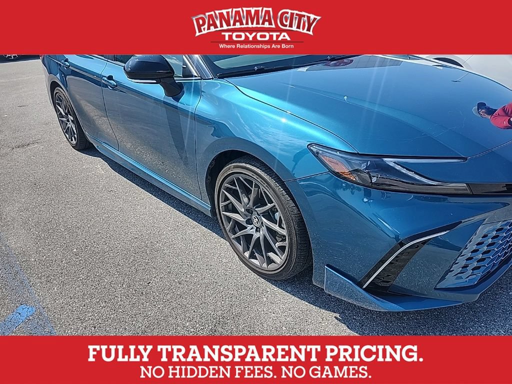 Used 2025 Toyota Camry XSE FWD image 1