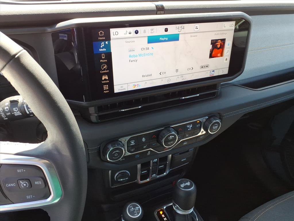 Used 2025 Jeep Wrangler Unlimited Sahara AWD/4WD image 28
