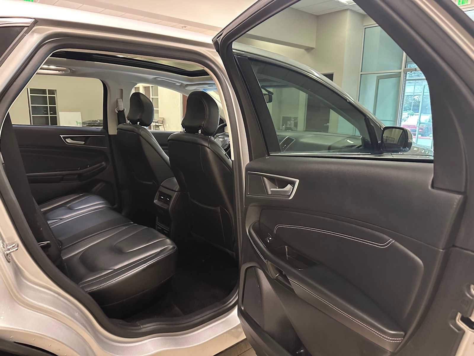 Used 2017 Ford Edge Titanium w/ Canadian Touring Package image 36