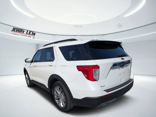 Used 2021 Ford Explorer XLT w/ Equipment Group 202A image 4