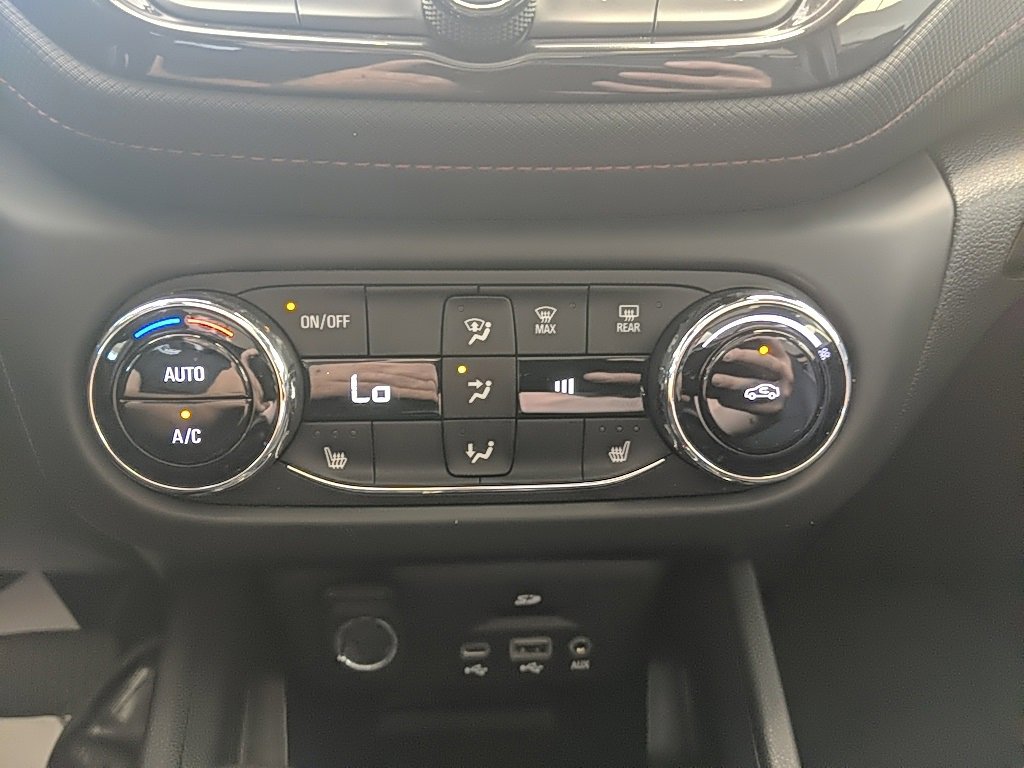 Used 2021 Chevrolet TrailBlazer RS w/ Sun and Liftgate Package image 18
