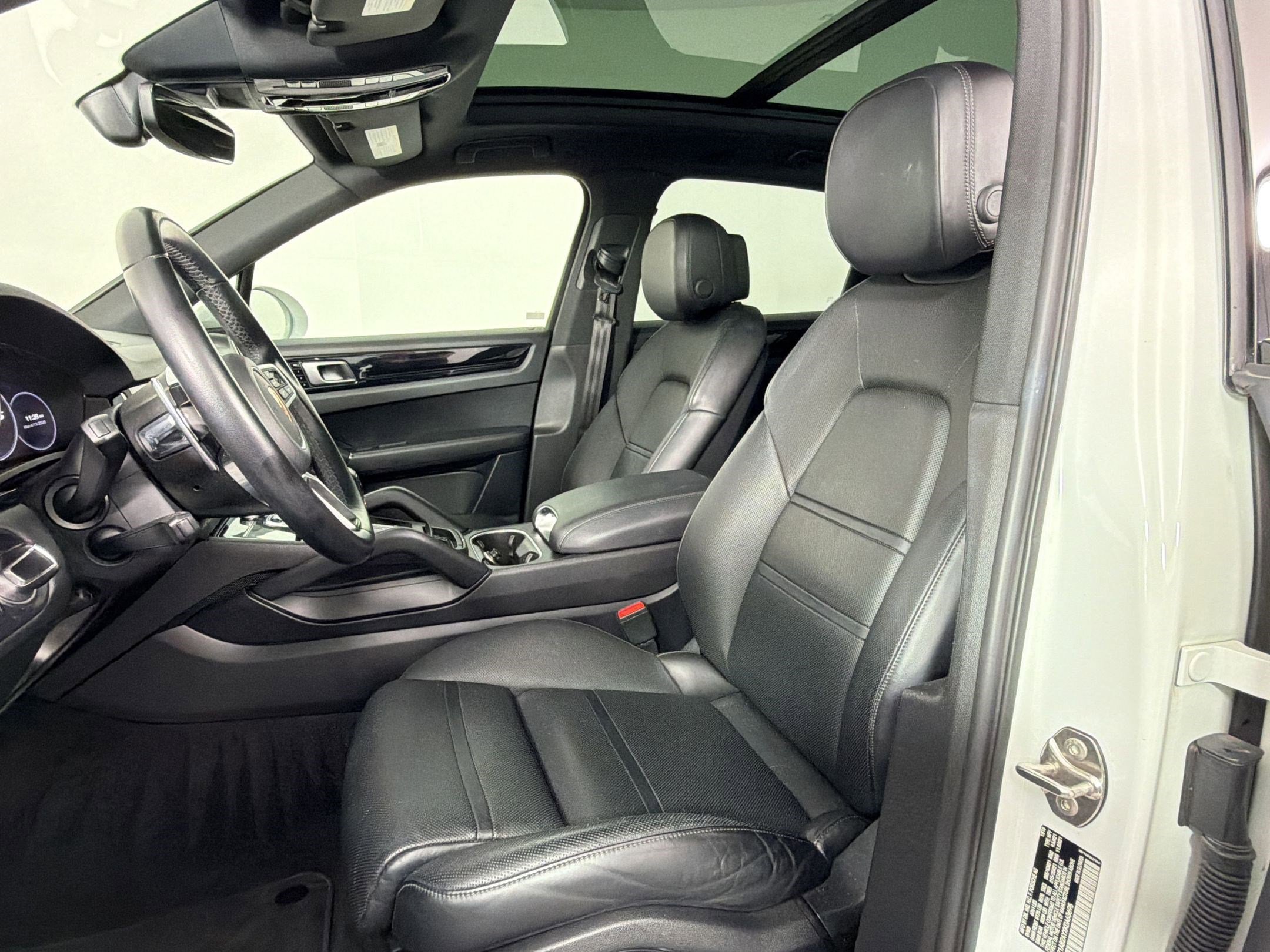 Certified 2019 Porsche Cayenne S image 5