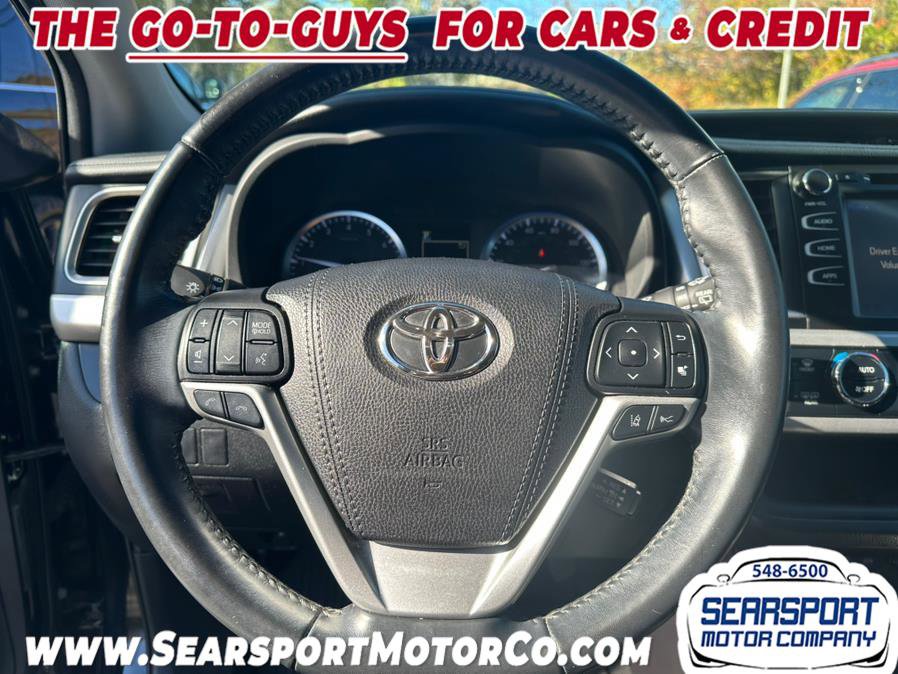 Used 2019 Toyota Highlander SE image 6