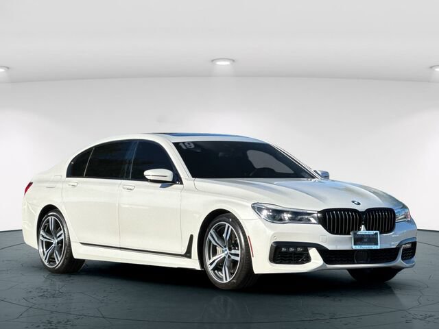 Used 2019 BMW 750i w/ Executive Package RWD image 9
