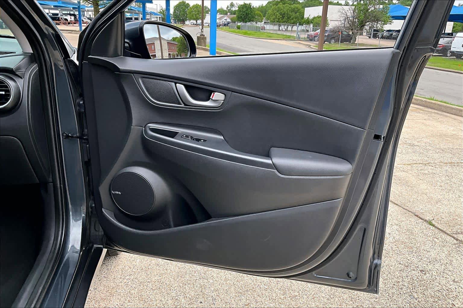 Used 2019 Hyundai Kona Limited image 23