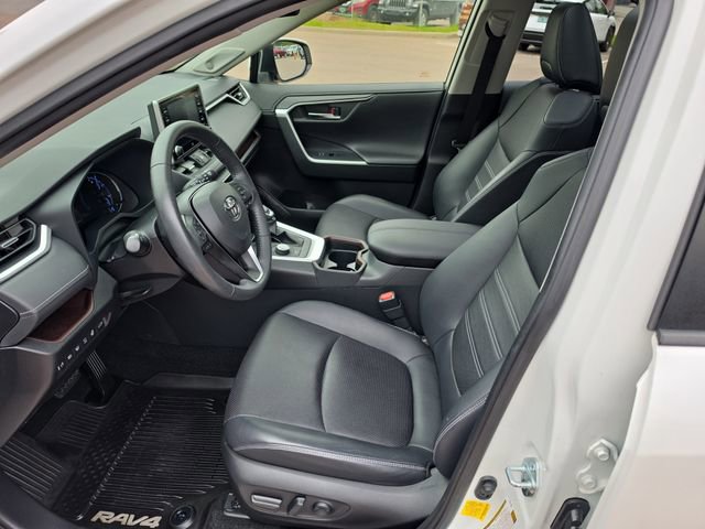 Used 2020 Toyota RAV4 Limited AWD/4WD image 9