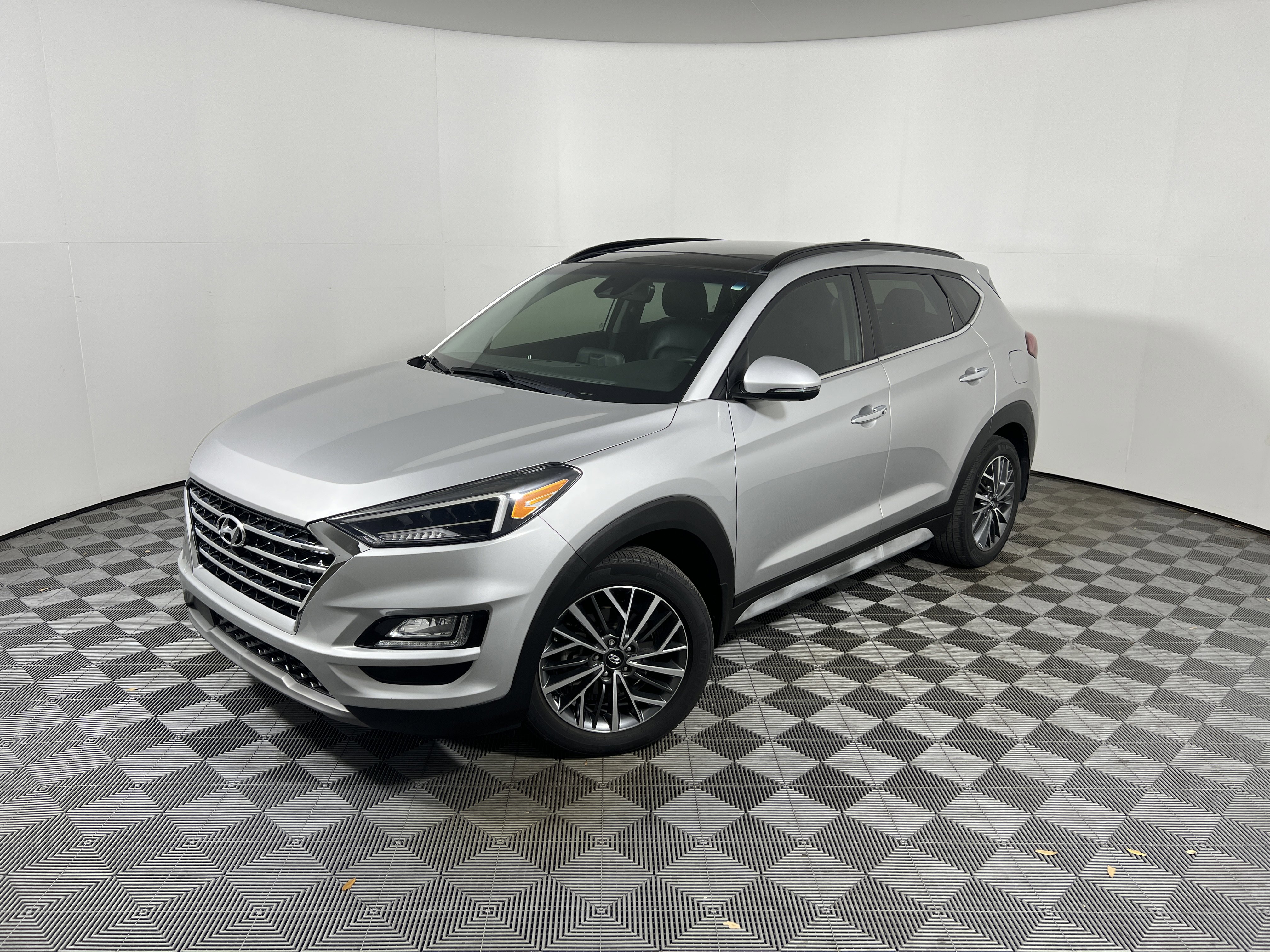 Used 2021 Hyundai Tucson Ultimate w/ Cargo Package FWD image 1