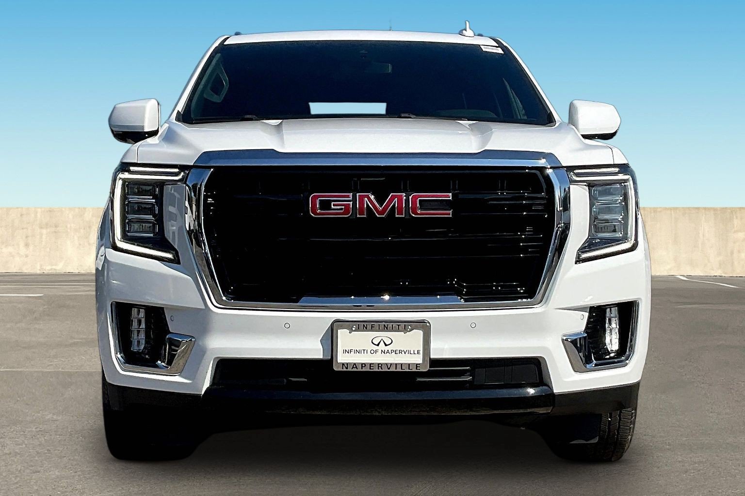 Used 2022 GMC Yukon SLE AWD/4WD image 2