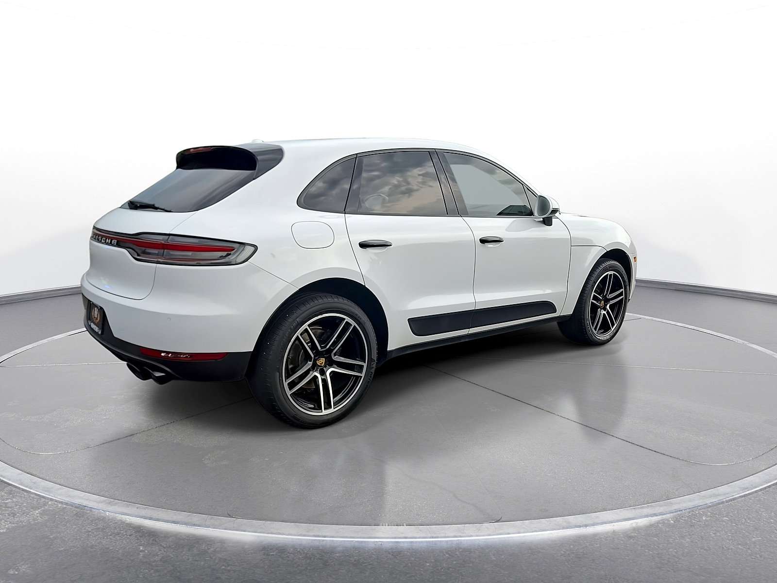 Used 2019 Porsche Macan AWD/4WD image 8