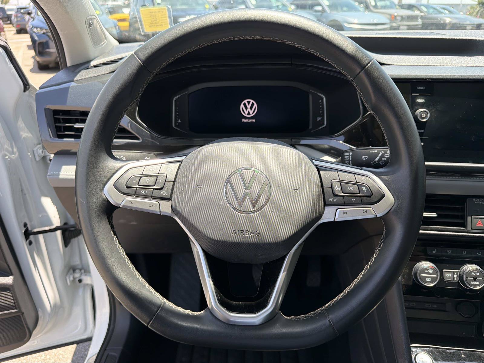 Used 2022 Volkswagen Taos SEL w/ Panoramic Sunroof Package FWD image 8