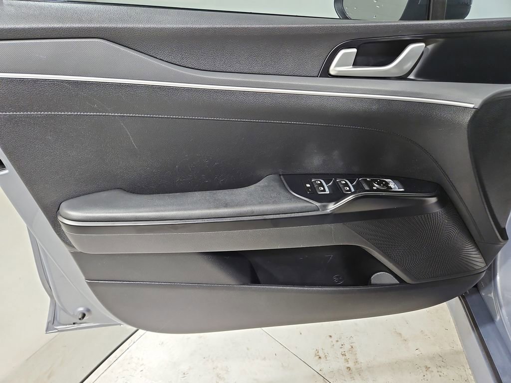 Used 2022 Kia K5 LXS image 11