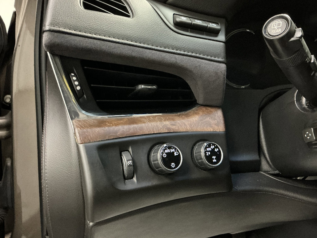 Used 2016 Cadillac Escalade ESV Luxury AWD/4WD image 13