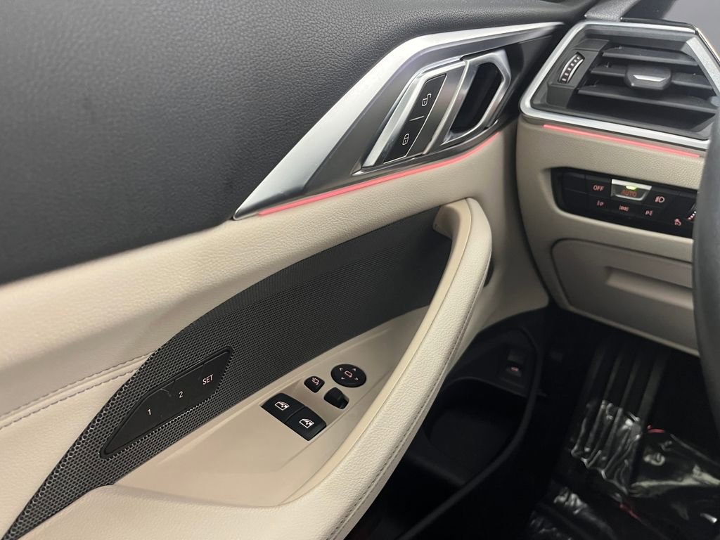 Used 2021 BMW 430i xDrive Coupe w/ Premium Package image 19