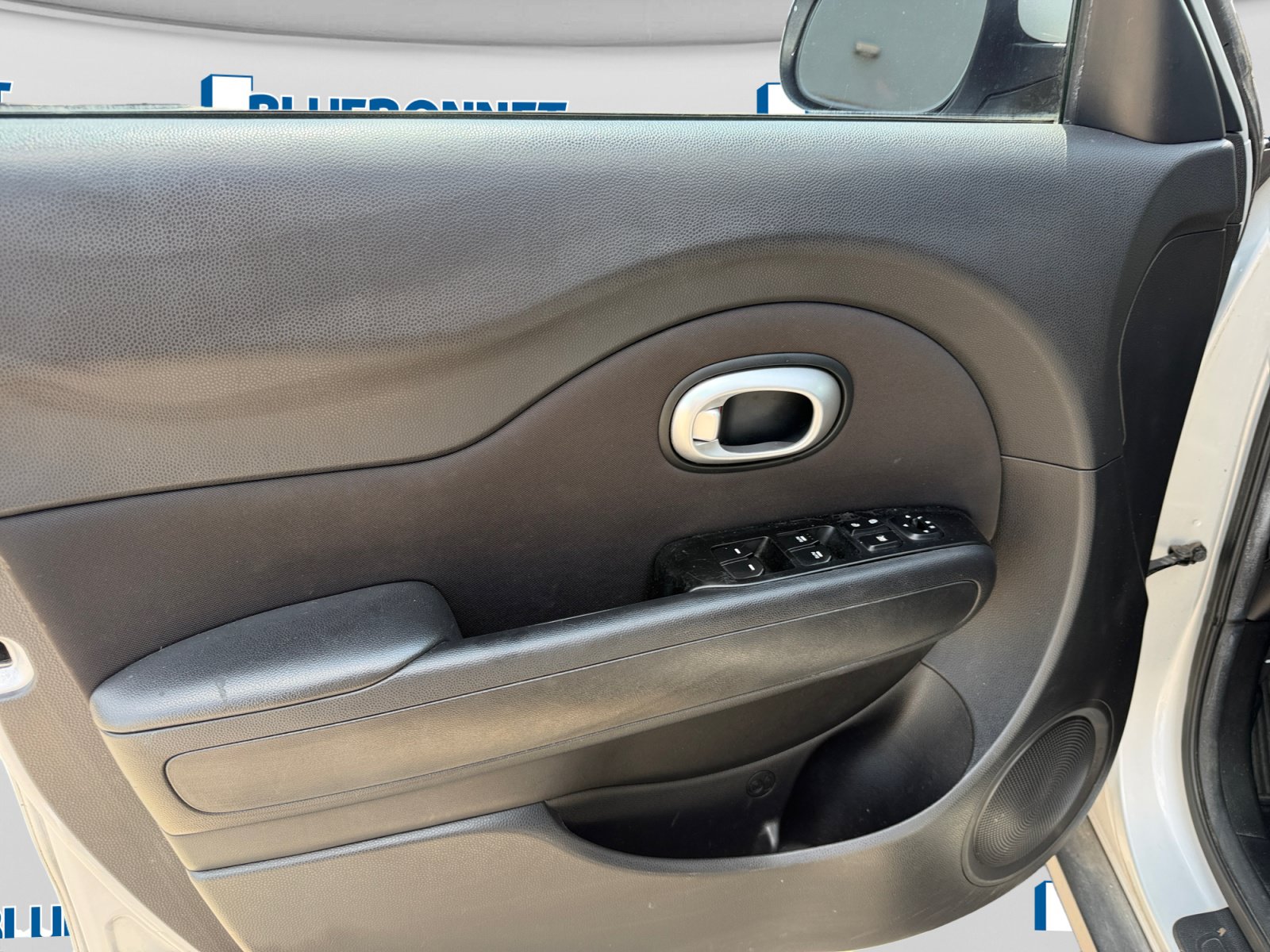 Used 2015 Kia Soul + FWD image 10