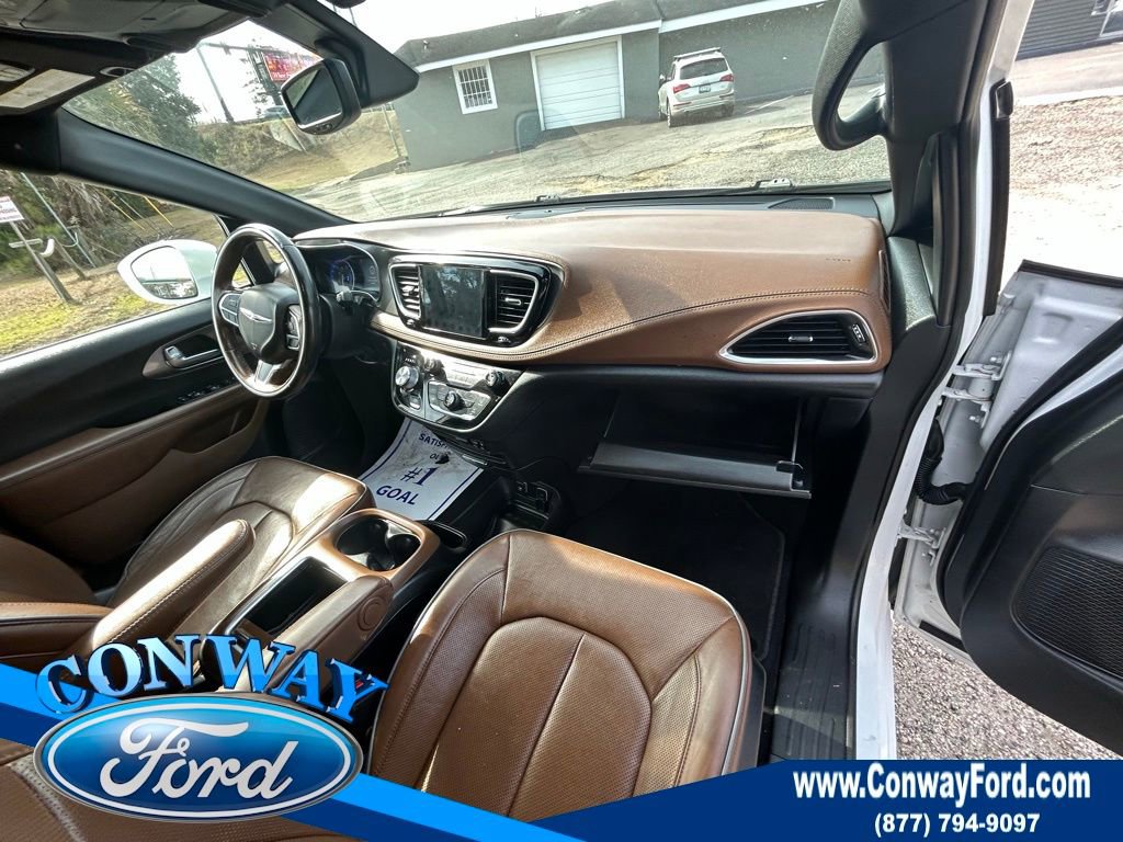 Used 2020 Chrysler Pacifica Limited image 27