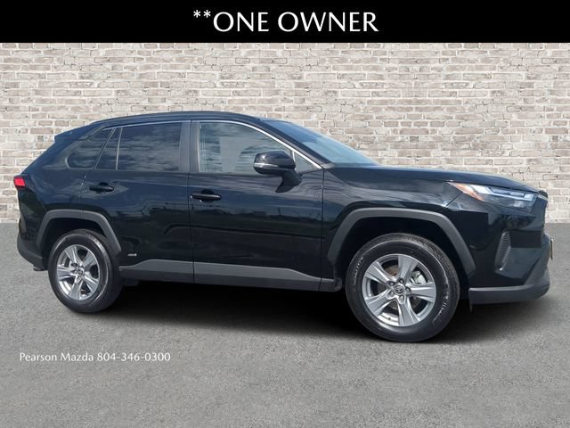 Used 2025 Toyota RAV4 XLE AWD/4WD image 1