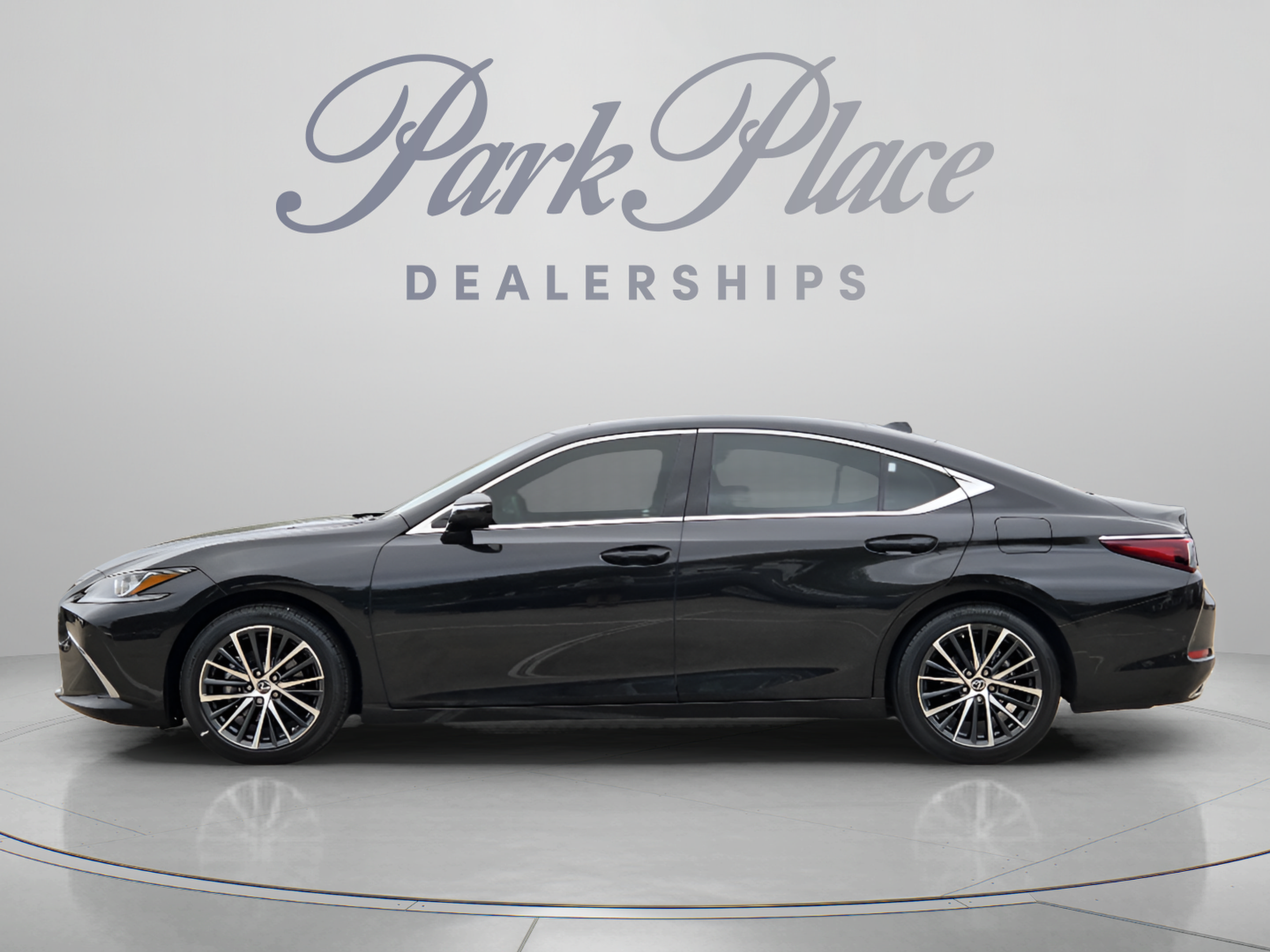 Used 2023 Lexus ES 350 w/ Premium Package FWD image 2