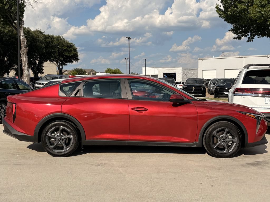 Used 2025 Kia K4 FWD image 3