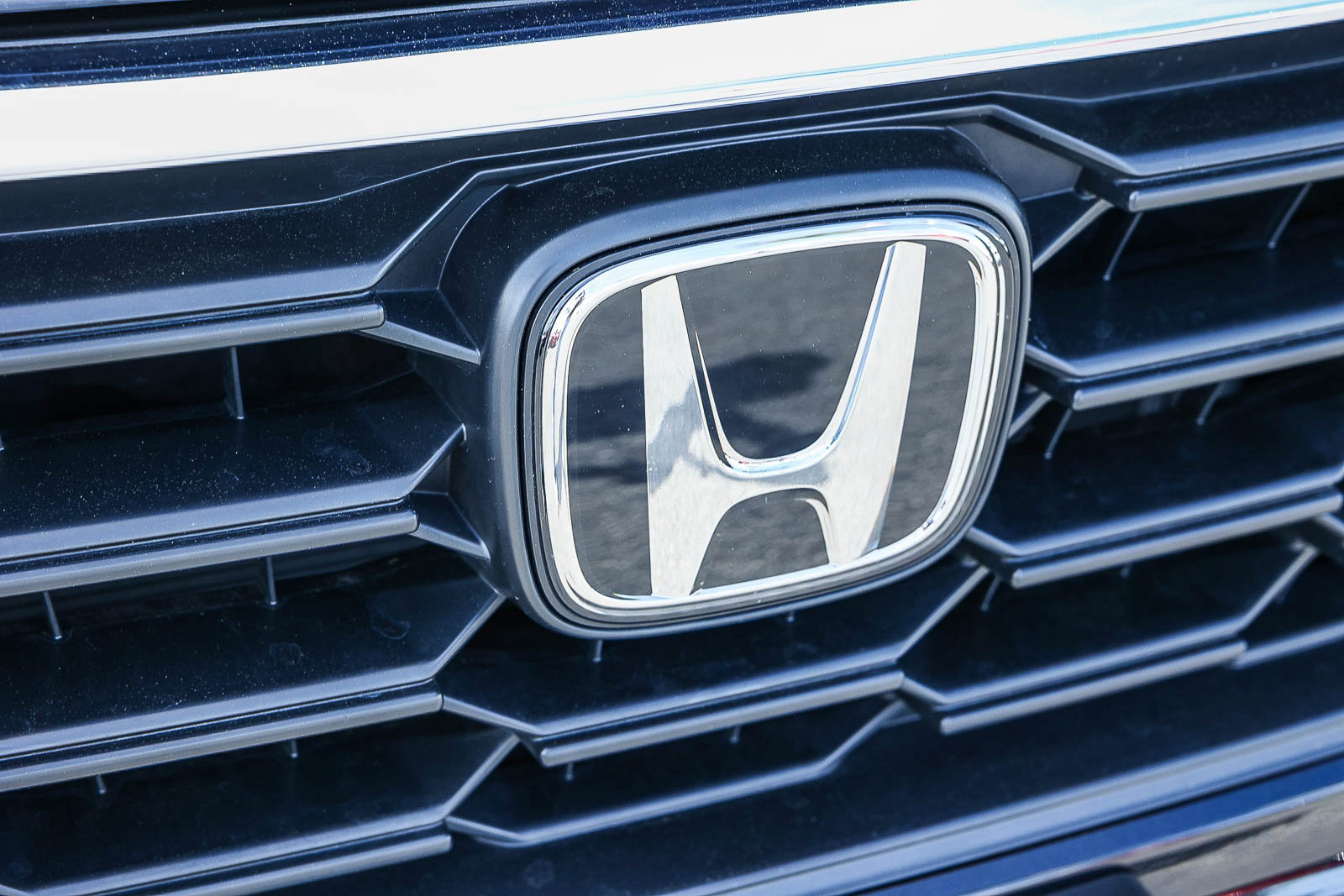 Used 2025 Honda CR-V LX image 14