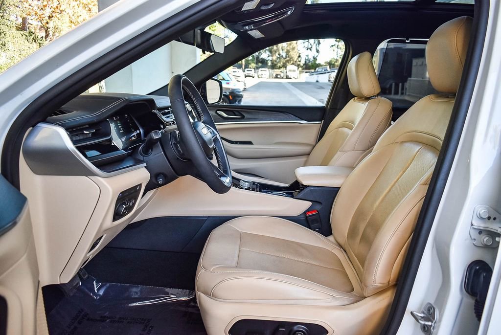 Used 2022 Jeep Grand Cherokee Limited 4xe w/ Luxury Tech Group II image 18