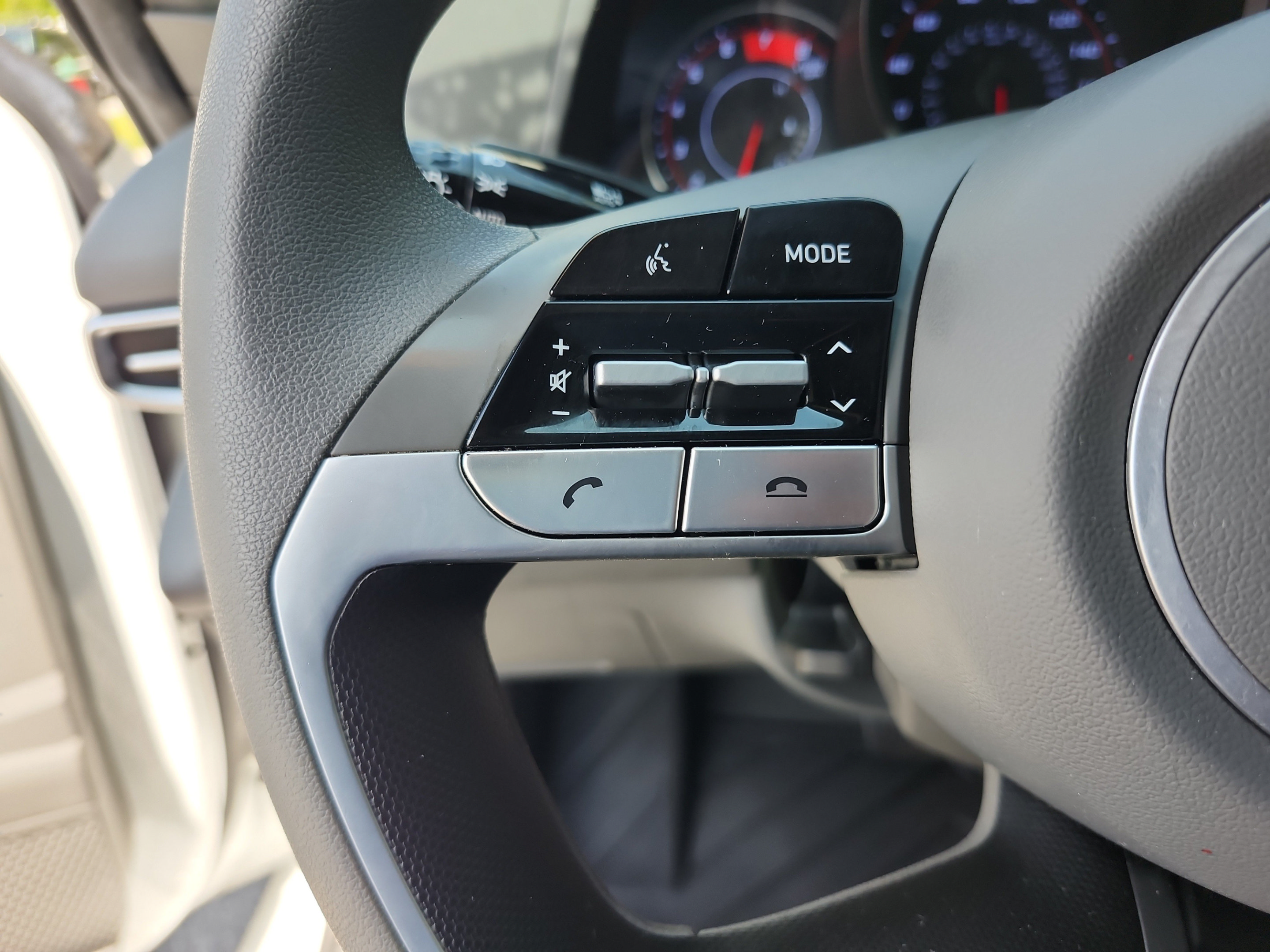 Certified 2023 Hyundai Elantra SE w/ Cargo Package FWD image 9