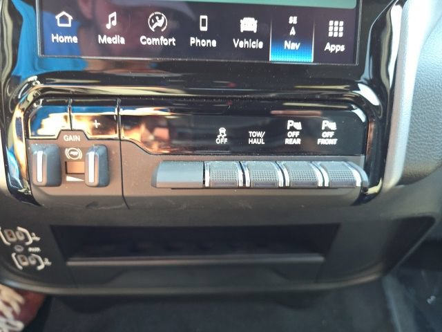 Used 2025 RAM 2500 Big Horn AWD/4WD image 25