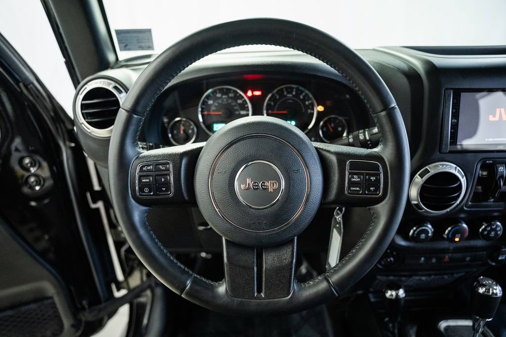 Used 2018 Jeep Wrangler Unlimited Rubicon w/ Connectivity Group image 38