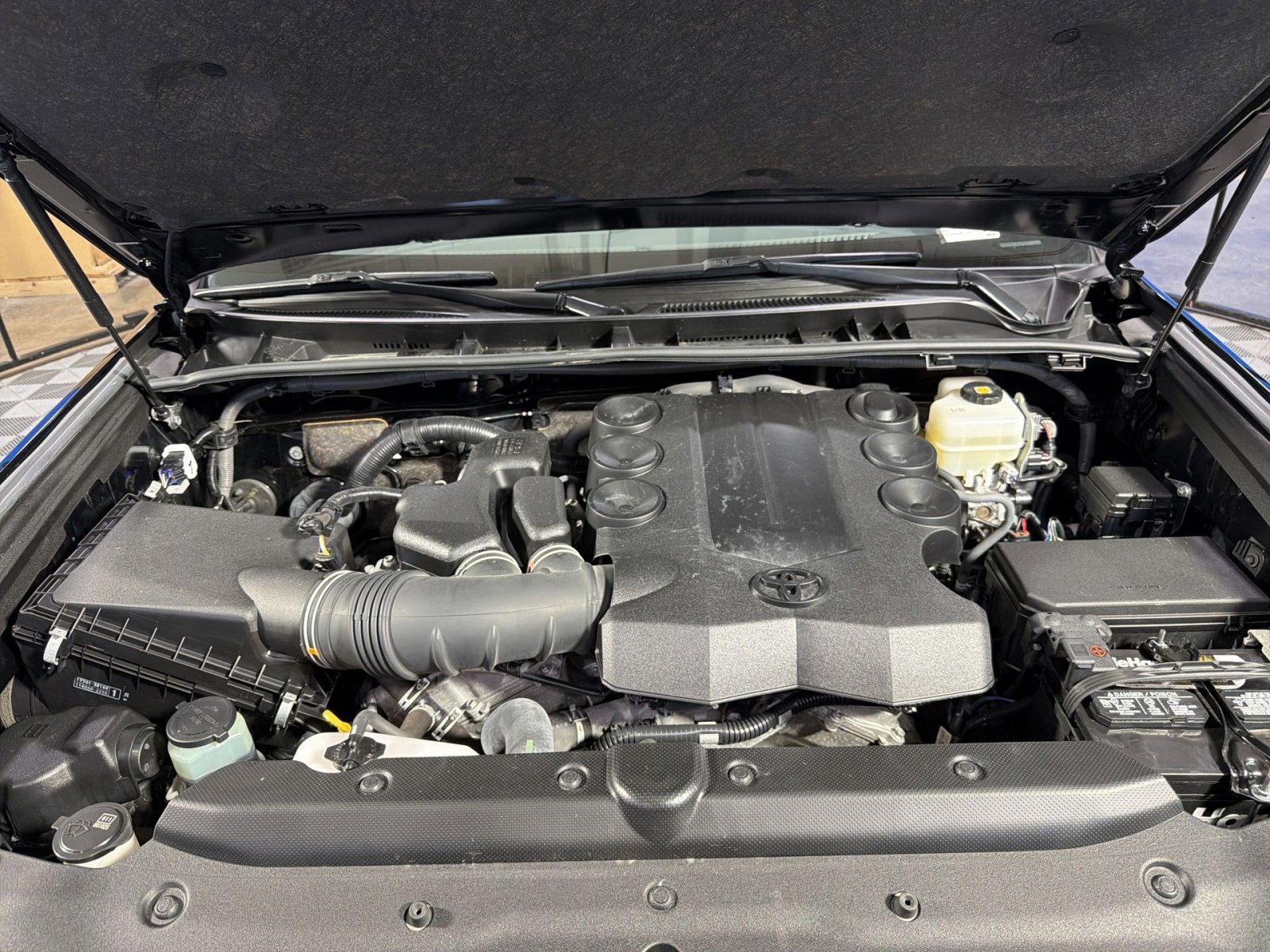 Used 2020 Toyota 4Runner SR5 Premium w/ Moonroof Package image 32