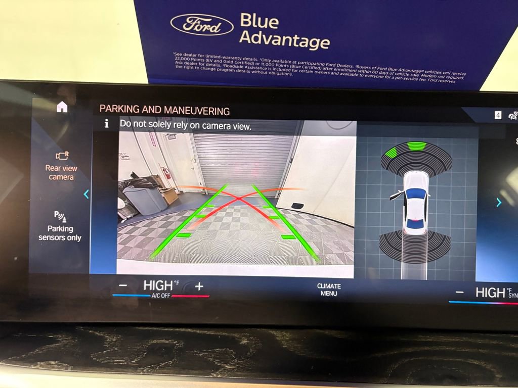 Used 2023 BMW 330i xDrive 330i xDrive w/ Premium Package image 19