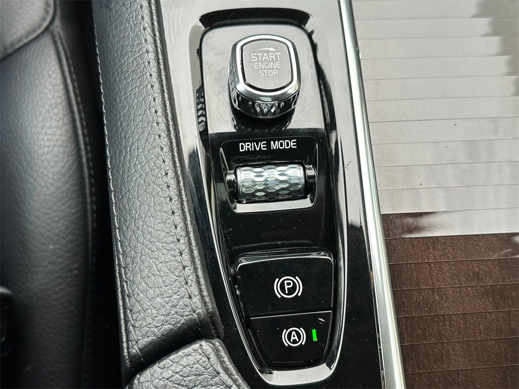 Used 2019 Volvo XC90 T6 Momentum w/ Protection Package Premier image 32