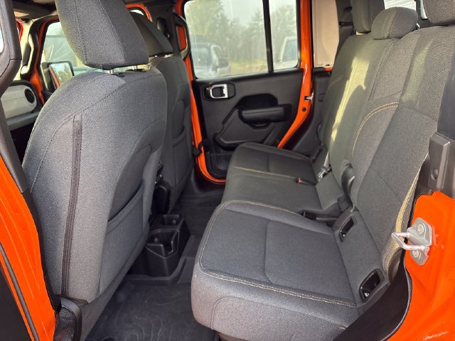 Used 2025 Jeep Gladiator Sport AWD/4WD image 19