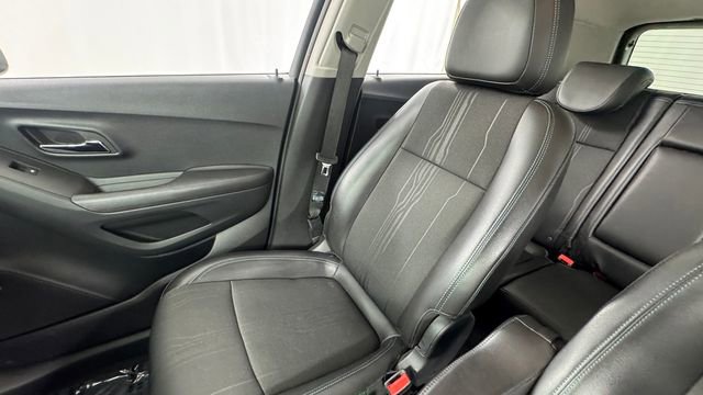 Used 2015 Chevrolet Trax LT w/ LT Sun and Sound Package image 13