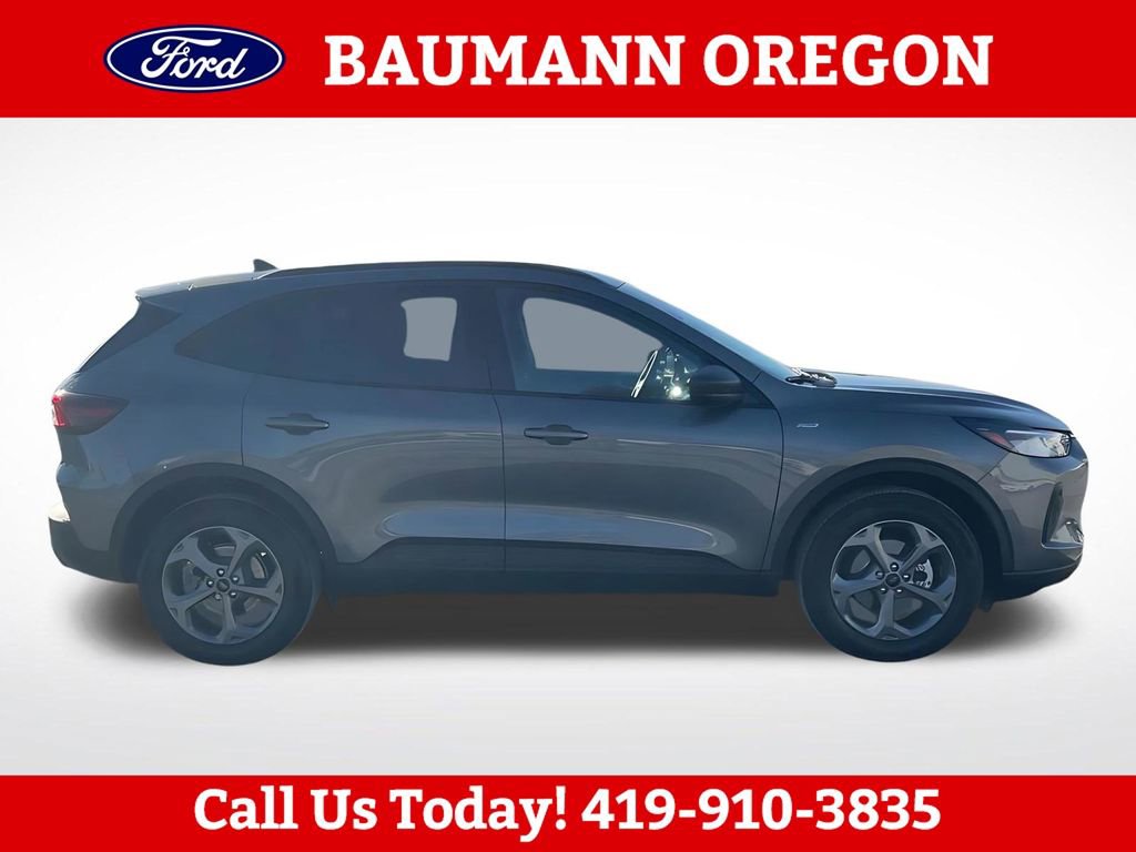 Used 2026 Ford Escape ST-Line w/ Cold Weather Package AWD/4WD image 4
