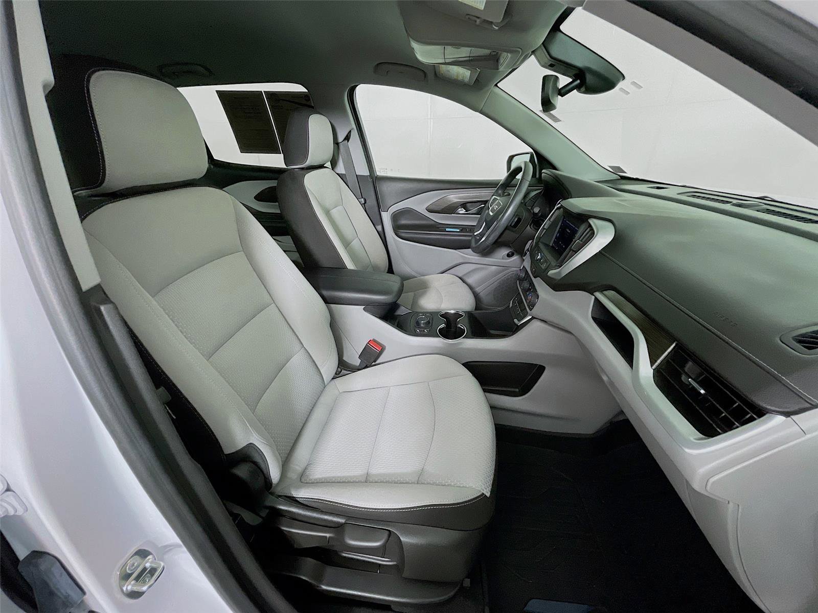 Used 2023 GMC Terrain SLE w/ Driver Convenience Package image 30