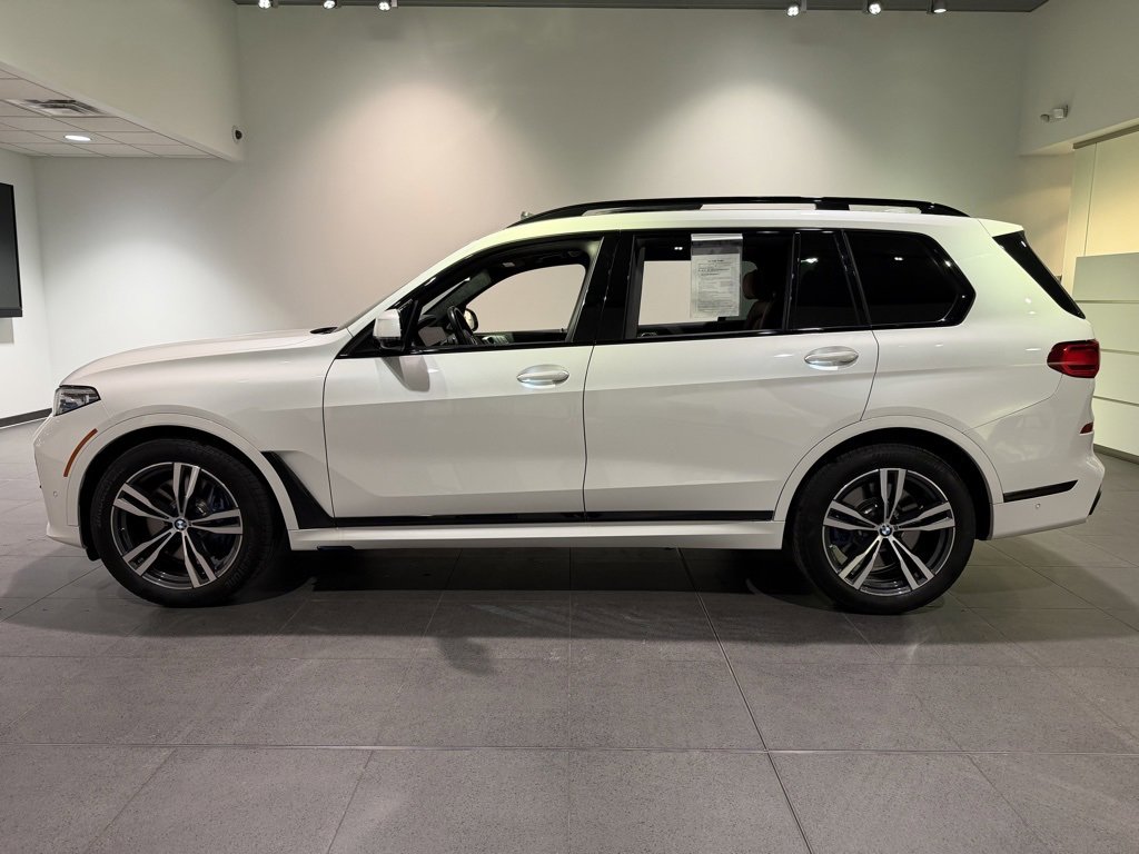 Used 2020 BMW X7 M50i image 2