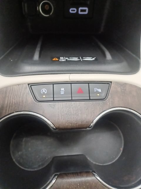 Used 2023 GMC Acadia Denali AWD/4WD image 32
