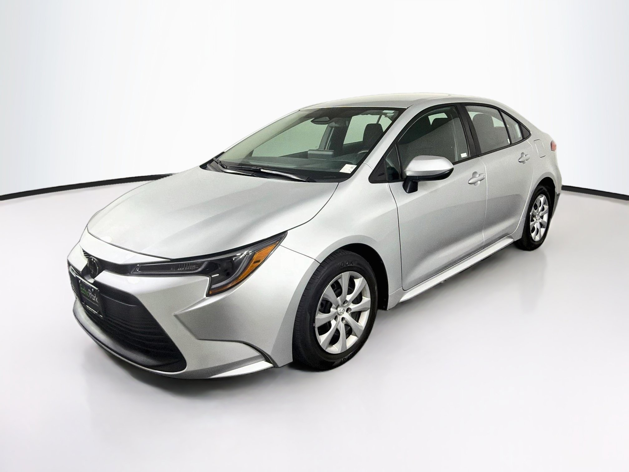 Used 2025 Toyota Corolla LE FWD image 3