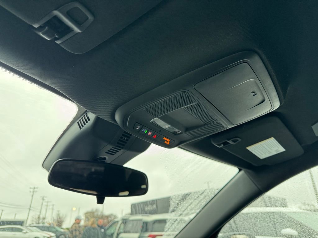 Used 2024 Chevrolet Traverse Z71 image 24