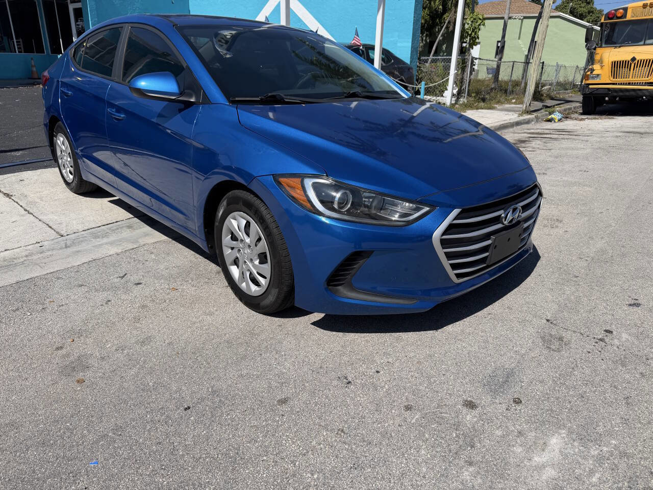 Used 2017 Hyundai Elantra SE FWD image 19
