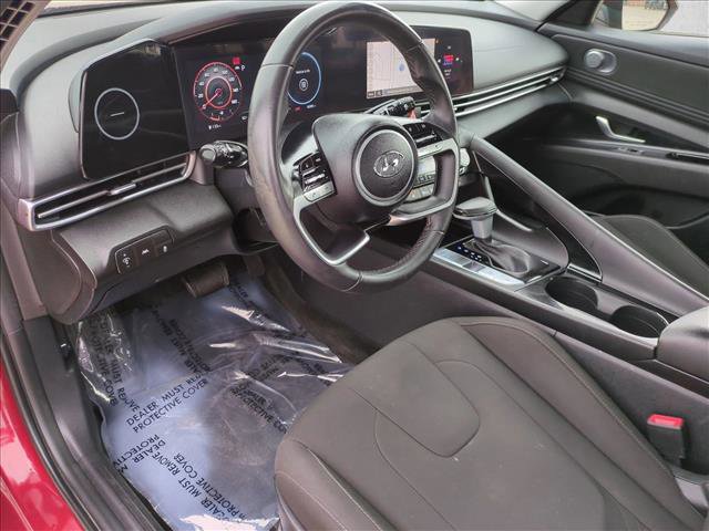 Used 2023 Hyundai Elantra SEL w/ Convenience Package image 10