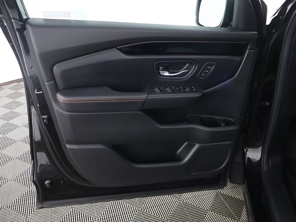 Used 2024 Honda Pilot TrailSport image 25