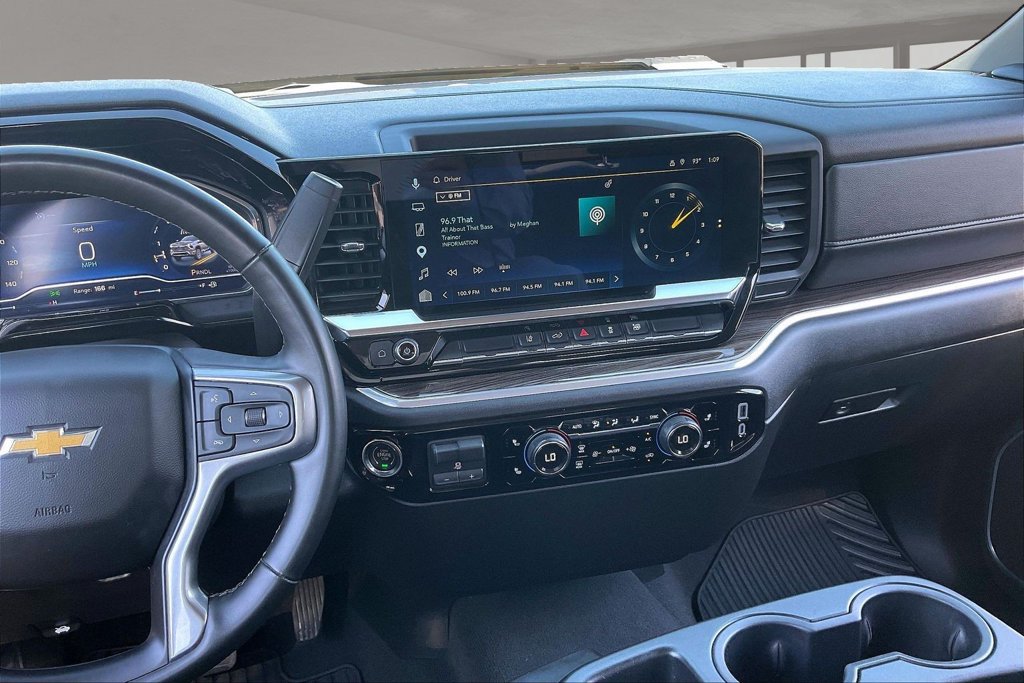 Used 2025 Chevrolet Silverado 2500 LT w/ Convenience Package AWD/4WD image 10