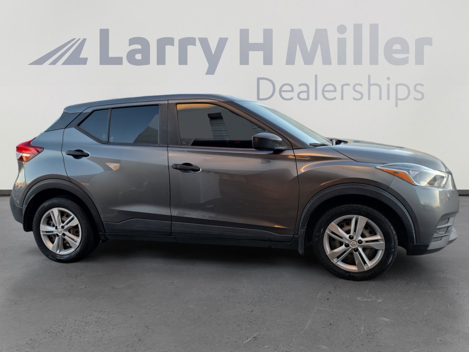 Used 2020 Nissan Kicks S image 6