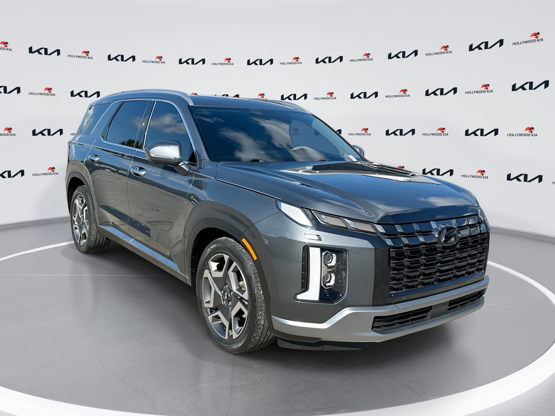 Used 2024 Hyundai Palisade Limited image 1