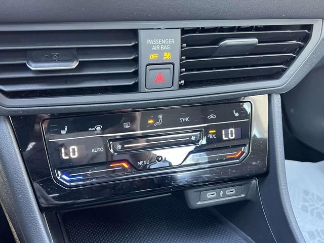 Used 2025 Volkswagen Jetta Sport FWD image 29